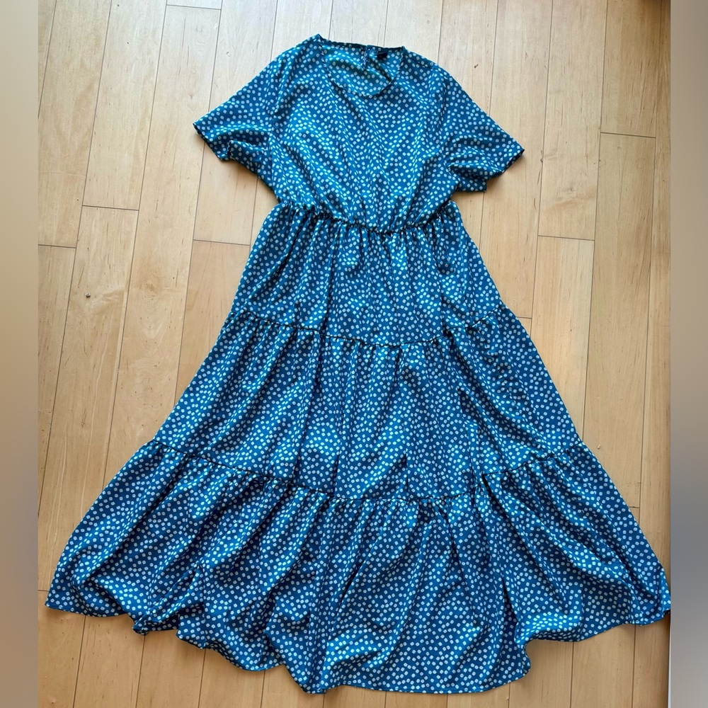 1x Blue Maxi dress short sleeves with white flowers